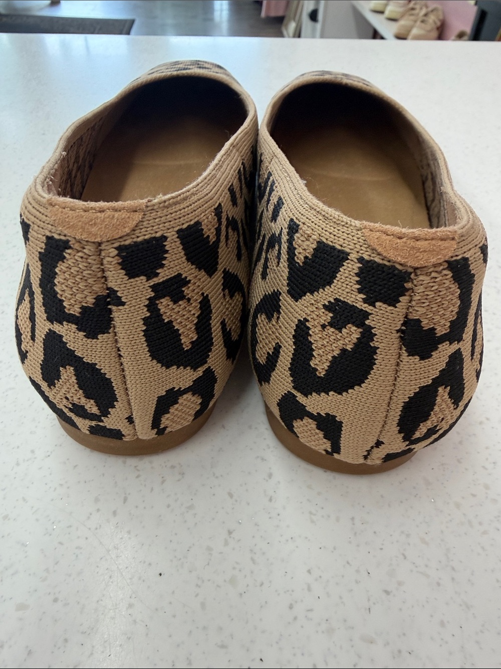VIVAIA Margot 2.0 Square-Toe V-Cut Washable Flats - Picture 4 of 5